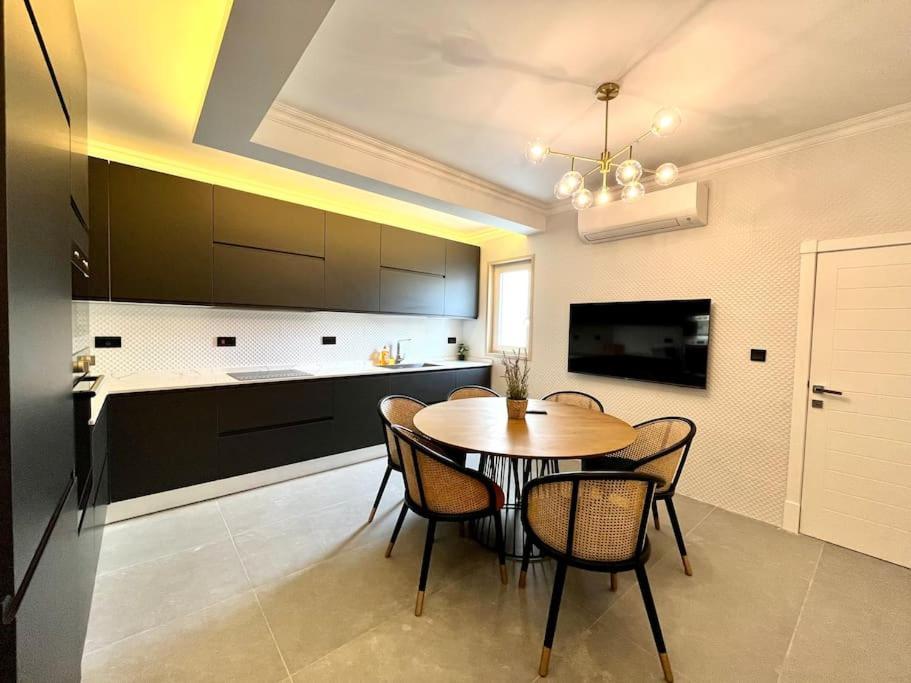 Beautiful 4-Bedroom Townhouse In スリーマ エクステリア 写真