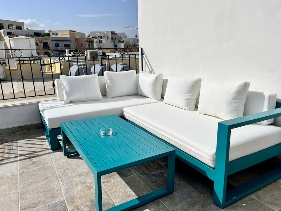 Beautiful 4-Bedroom Townhouse In スリーマ エクステリア 写真